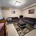 Entire Nice Apartment, In The Center